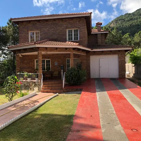 Chalet En El Corazon De La Sierra De Gredos, Pinar De La Atalaya-Tiemblo El Tiemblo Esterno foto