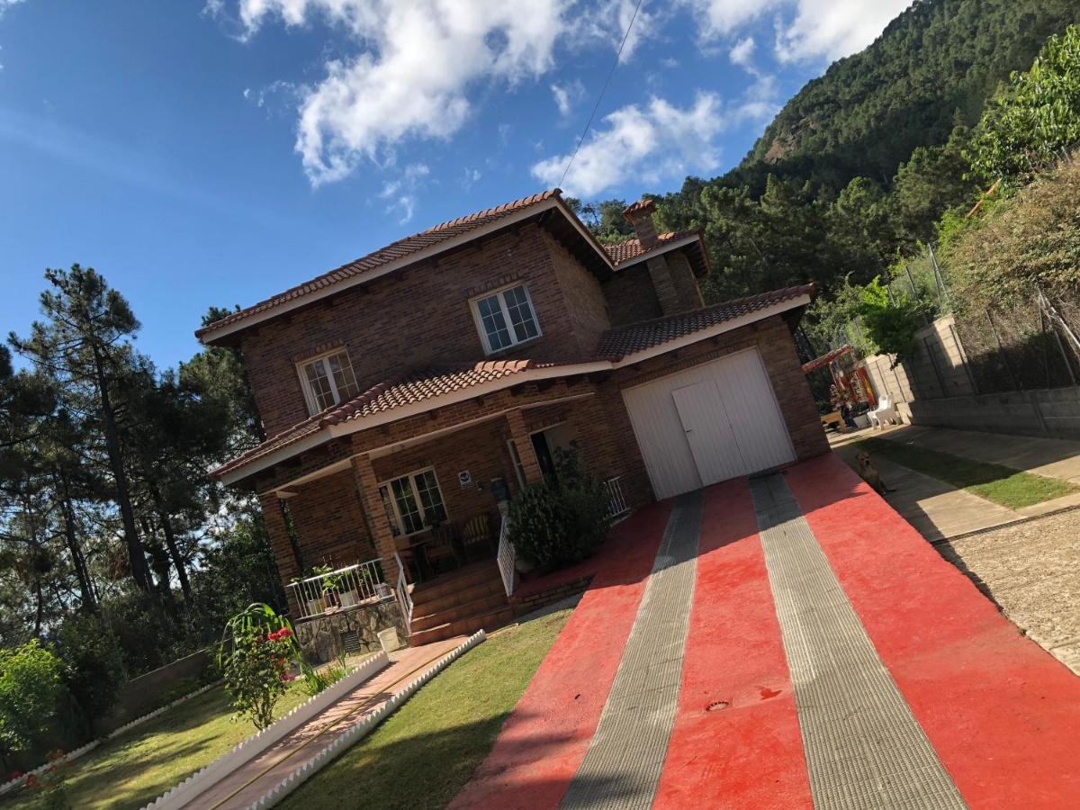 En El Corazon De La Sierra De Gredos, Pinar De La Atalaya-tiemblo Holiday home *