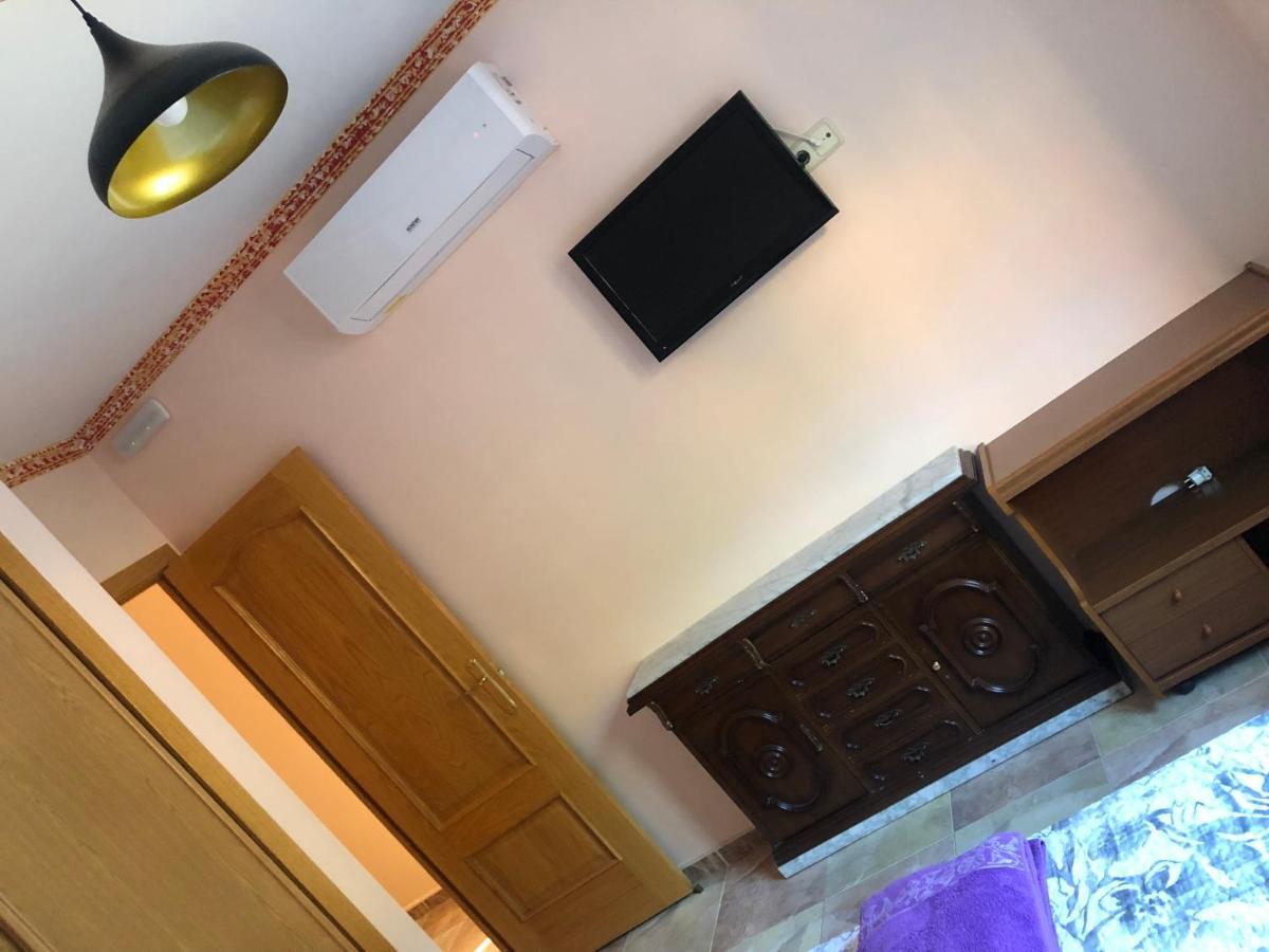 En El Corazon De La Sierra De Gredos, Pinar De La Atalaya-tiemblo Holiday home