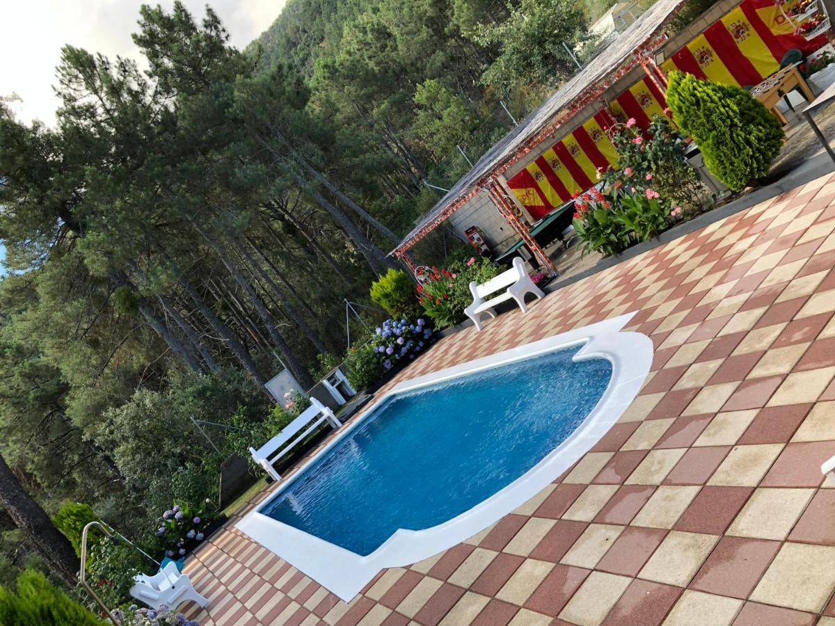En El Corazon De La Sierra De Gredos, Pinar De La Atalaya-tiemblo * El Tiemblo